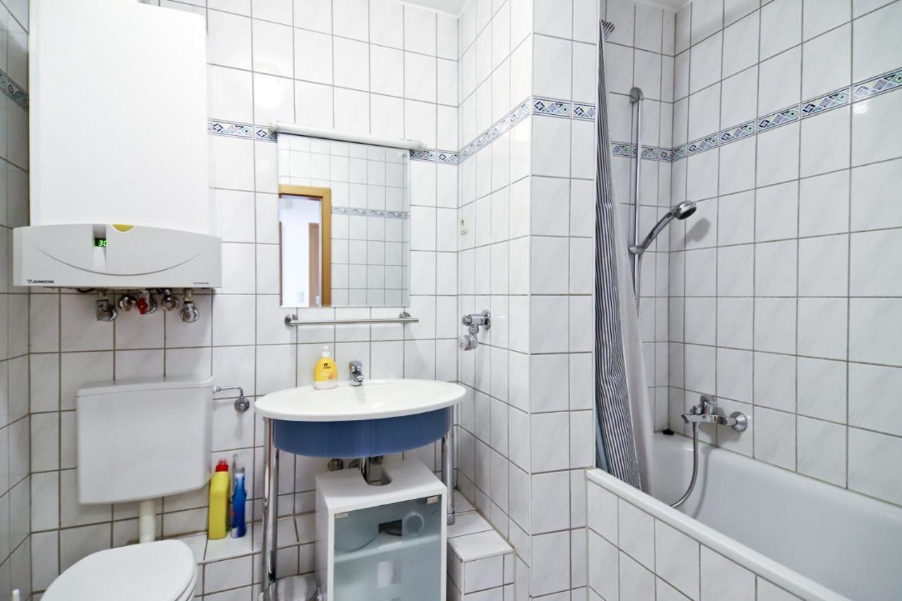 Top Ferienwohnung Veltins Arena เกลเซนเคียร์เคน ภายนอก รูปภาพ