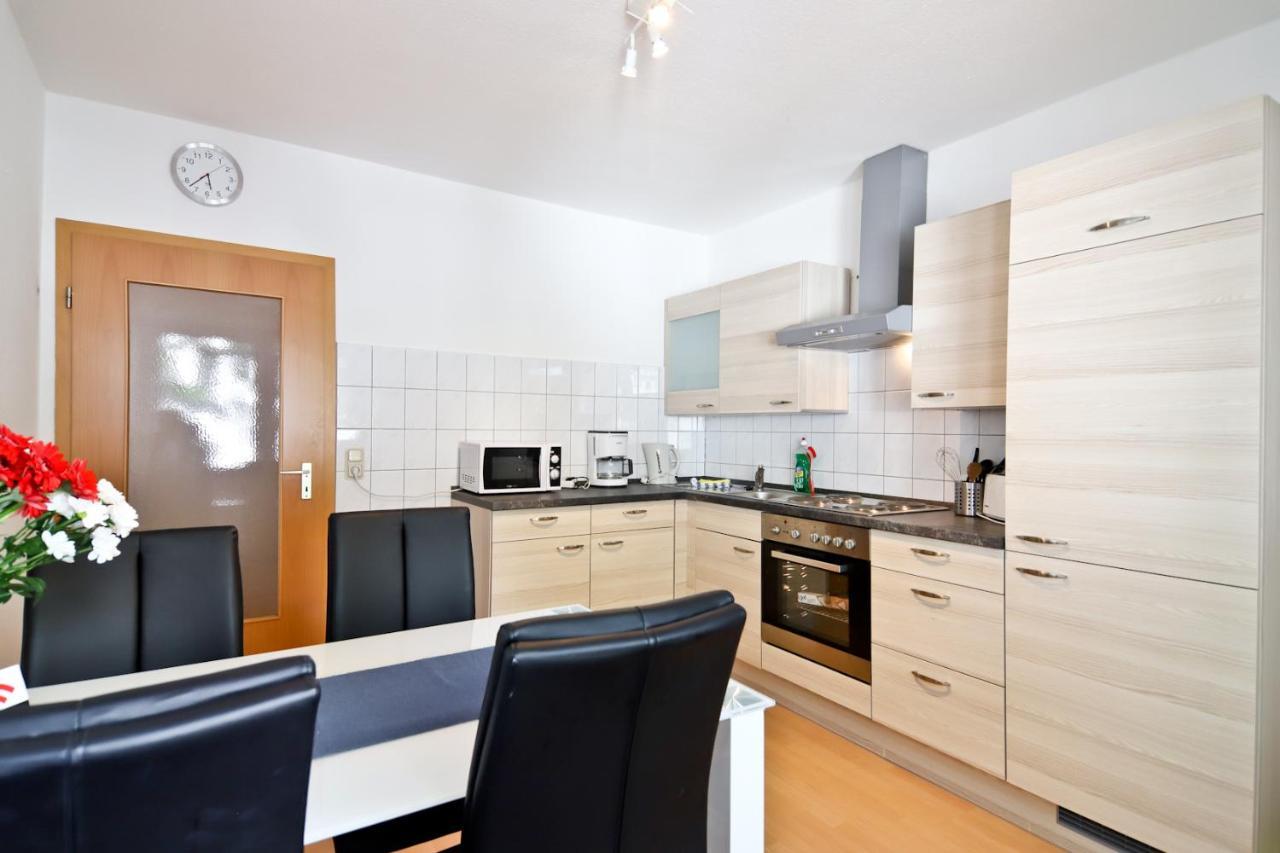Top Ferienwohnung Veltins Arena เกลเซนเคียร์เคน ภายนอก รูปภาพ